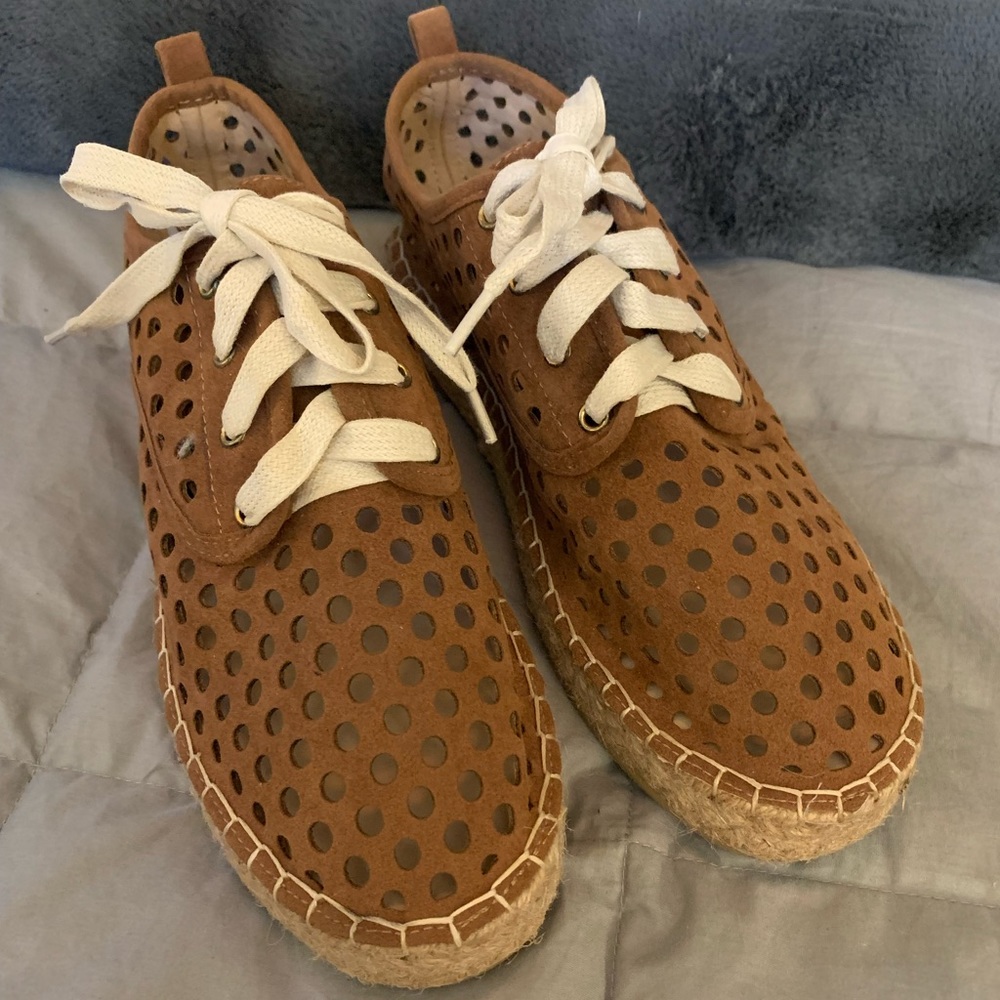 Catherine Malandrino Casual Tie Up Shoes